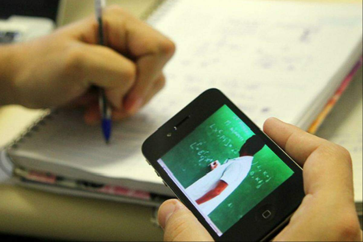 Dos 9,9 milhões de alunos de ensino superior no Brasil, 49% estão em cursos de EAD.