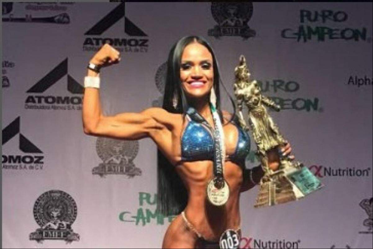 Conhecida no meio fitness, Luz María venceu o concurso Miss Fitness Mérida em 2017 e, mais recentemente, foi coroada rainha do Carnaval de Motul.