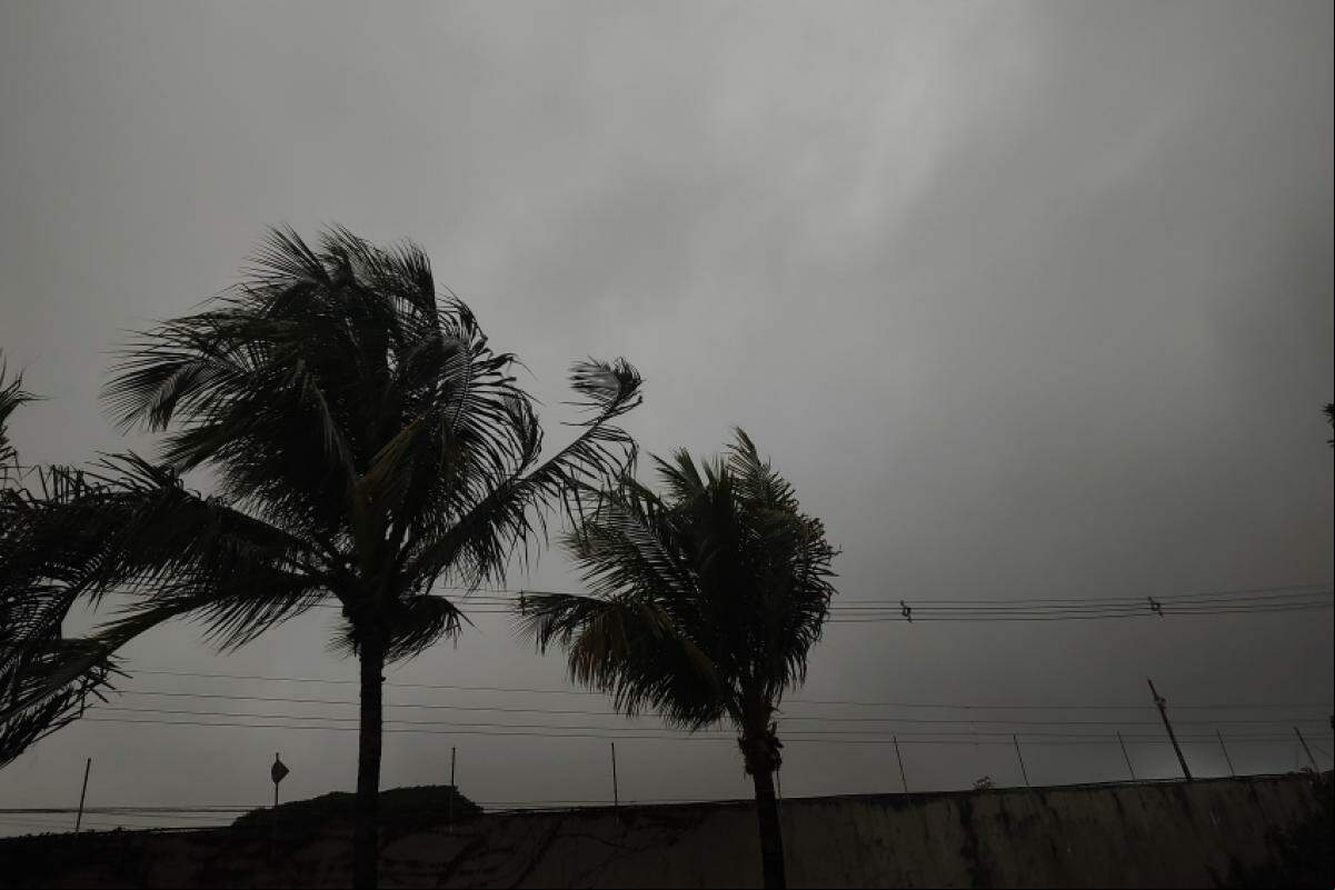 Céu nublado visto do bairro São José, em Franca